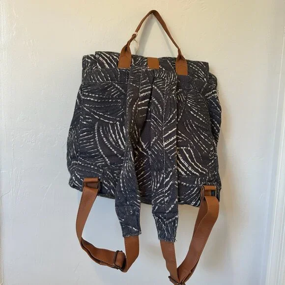 Lu + Elle - The Paradise Palm Backpack - Picture 5 of 8